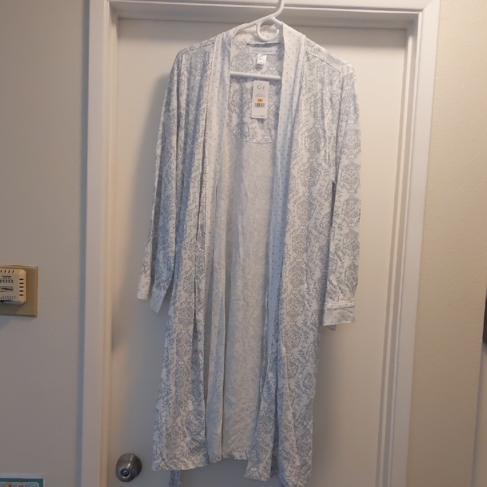 Gray Robe 2 piece set - Picture 3 of 5